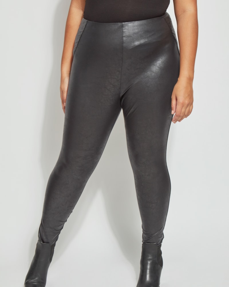 Front of a model wearing a size 3X Matilda Foil Legging in Black by Lysse. | dia_product_style_image_id:299120